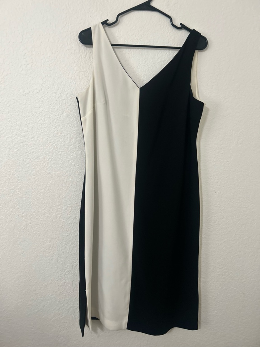 Evan Picone Black and White Colorblock Midi Dress - Picture 3 of 8